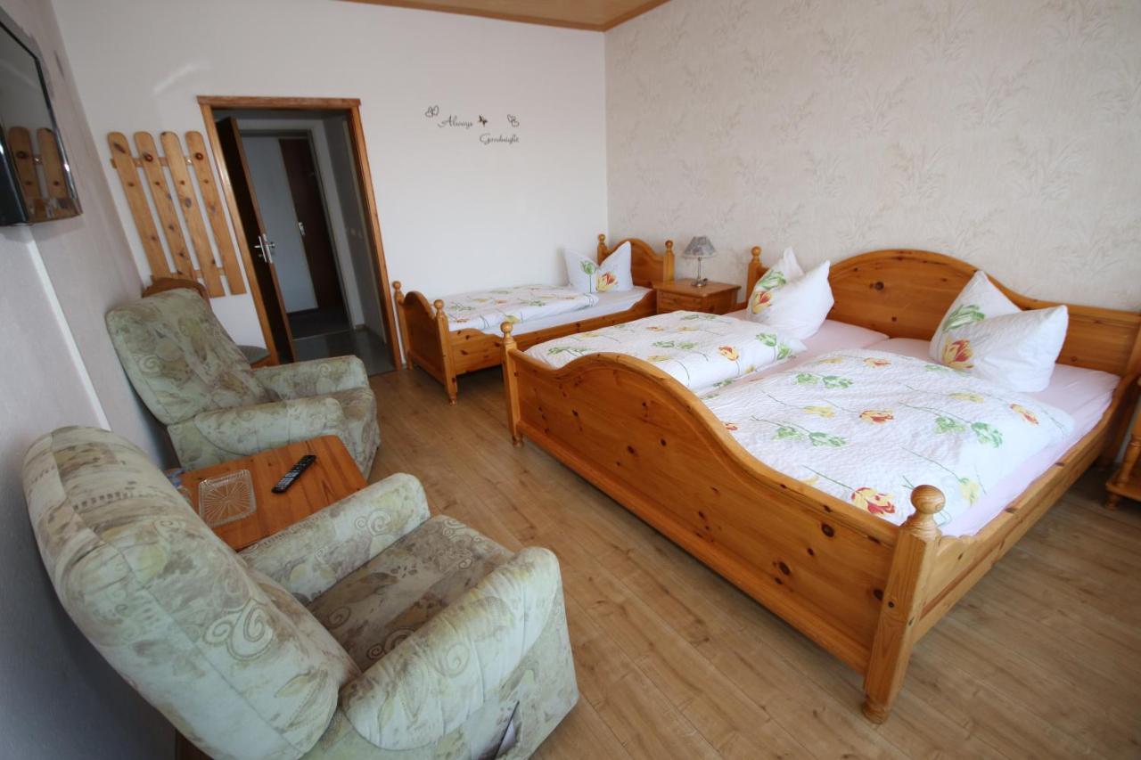 Hotel Charlott Айзенбах Екстериор снимка